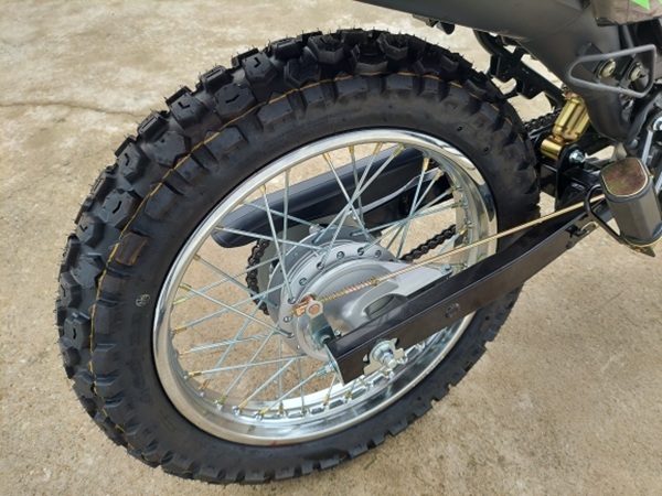 Мотоцикл Кроcс-Cпорт YQ250-7 172fmm (спортивный инвентарь)