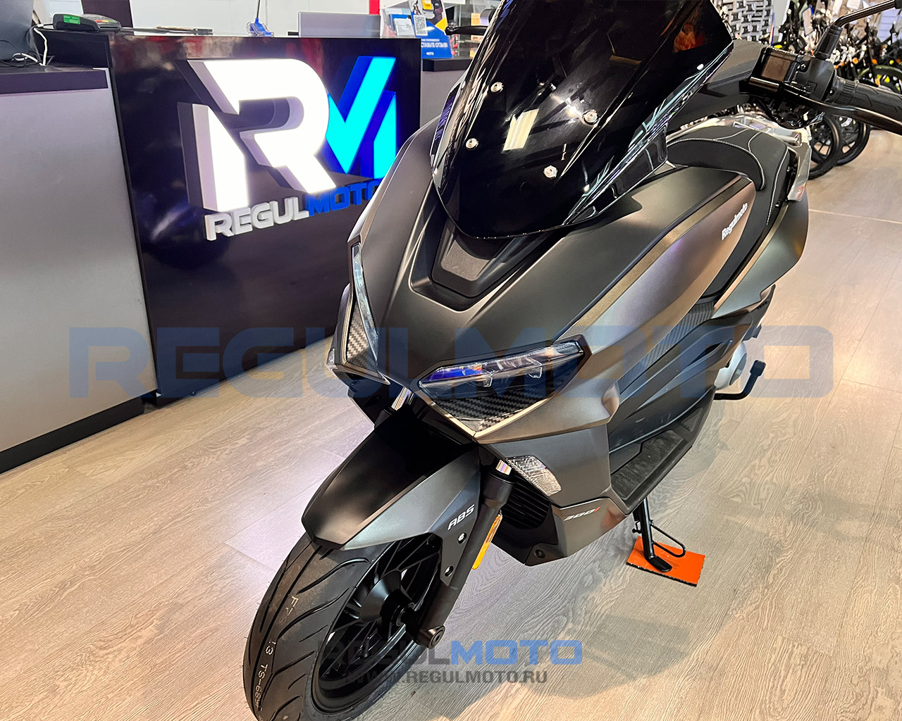 Скутер Regulmoto ELEMENT 300CC 4T (LJ300T-18) EFI