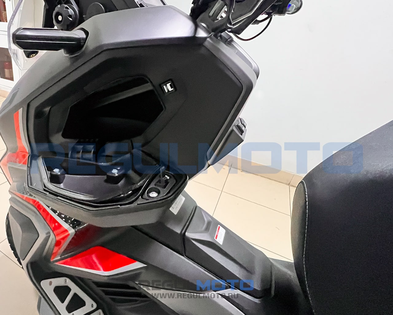 Скутер Regulmoto XDV PRO 300CC (LJ300T-18) EFI